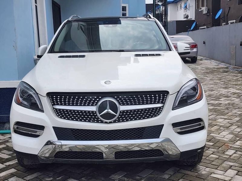 Thumbnail 2 of 2013 Mercedes-Benz ML-Class